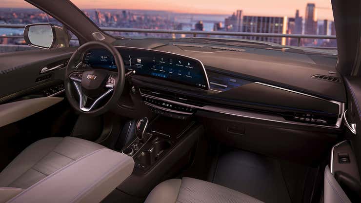 Image for GM CFO Says Its Software Will at Least Be 'Equally as Compelling' as CarPlay